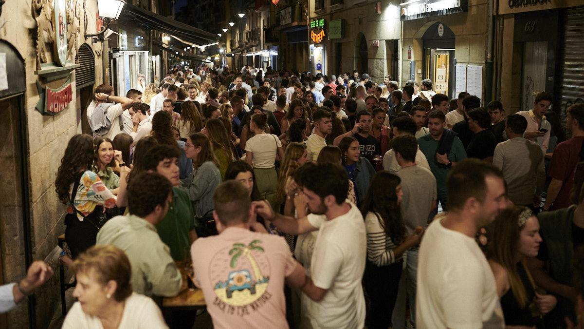Abraza a una joven en Pamplona y acaba detenido por lo que se descubrió minutos más tarde