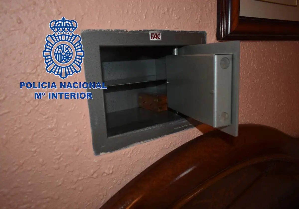 Detienen a un hombre y a un amigo en Alicante por robar a su madre 9.000 euros de la caja fuerte
