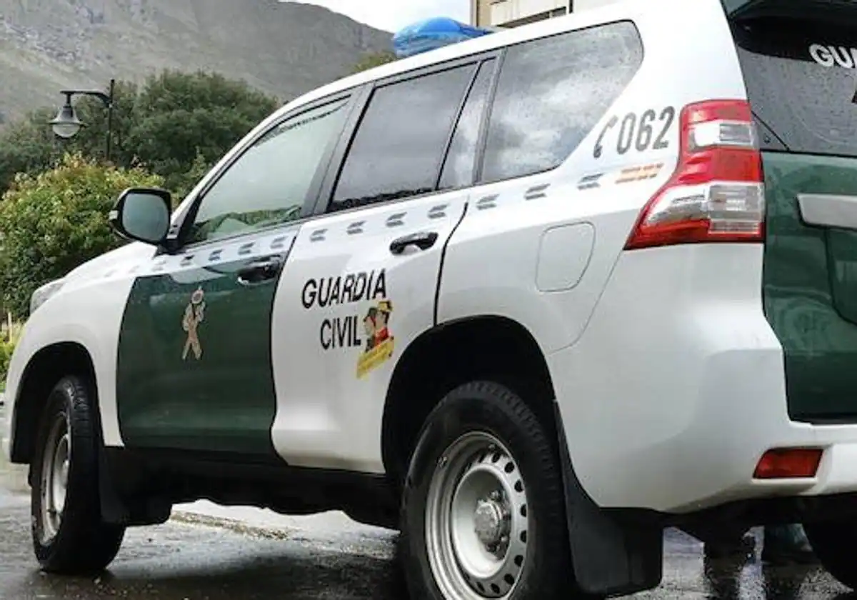 Un joven de 18 años huye tras agredir a su pareja en Castrillón y enfrentarse a una guardia civil fuera de servicio