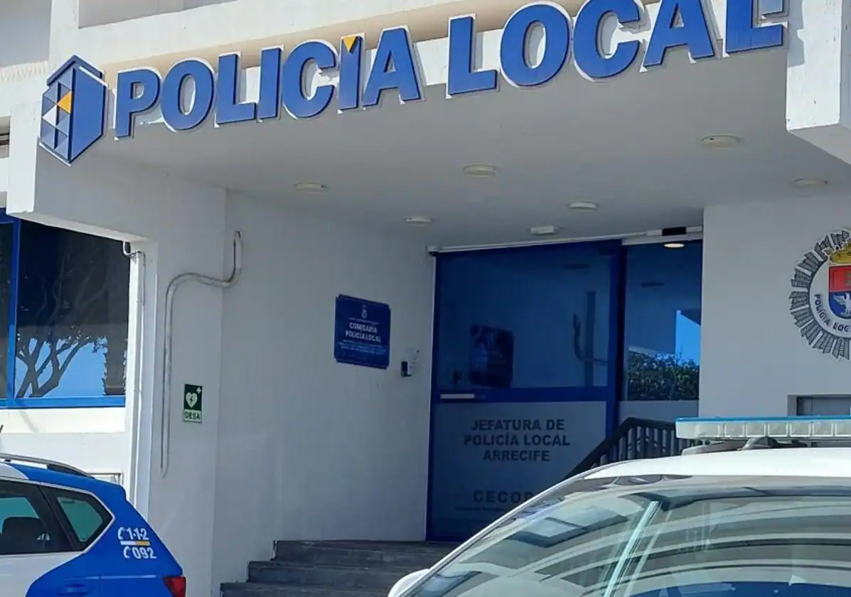 Amenaza con un cuchillo a una trabajadora de una sala de juegos y la encierra en una habitación