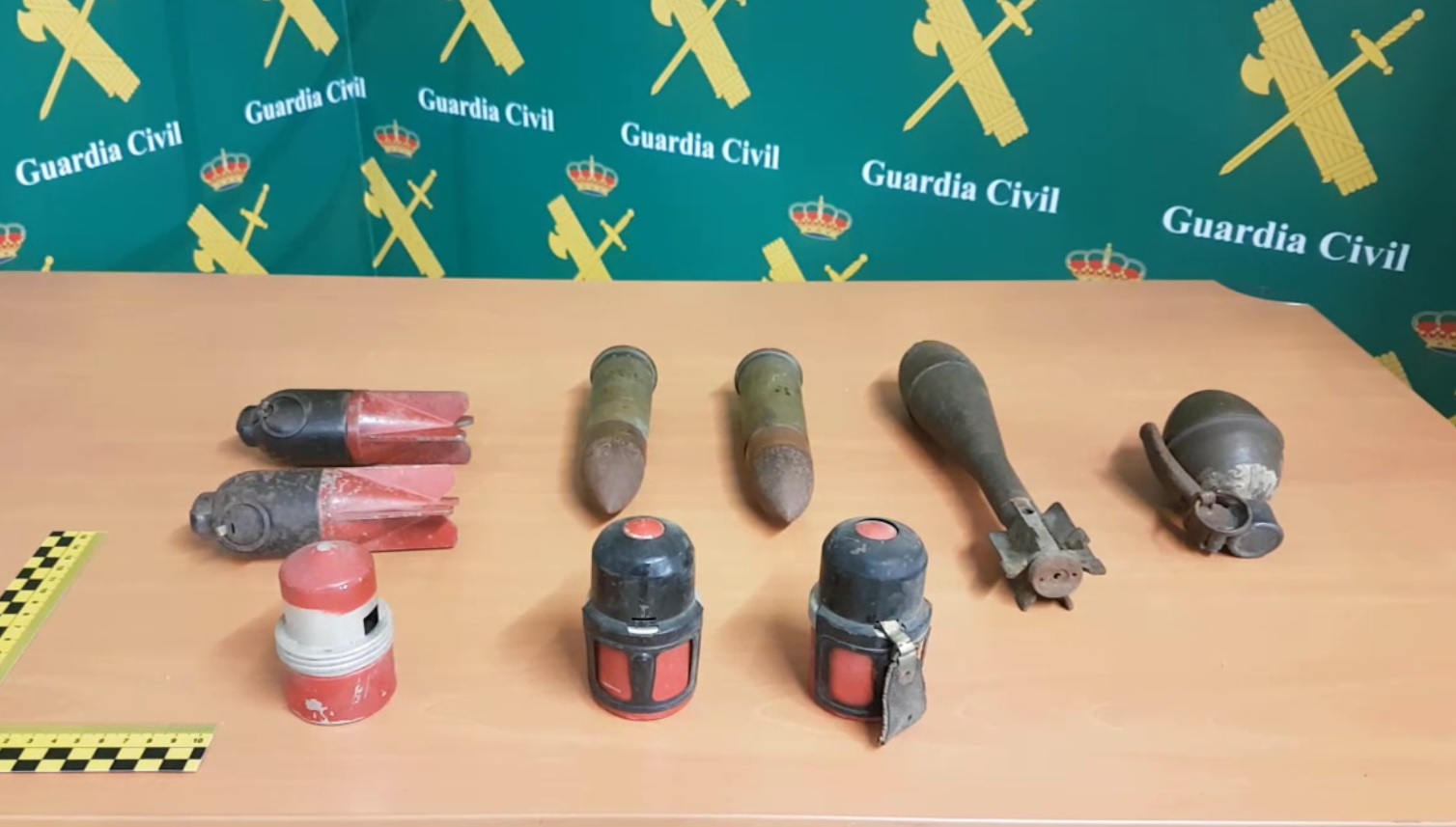 La Guardia Civil desactiva varias granadas y proyectiles hallados en un punto verde de Esporles