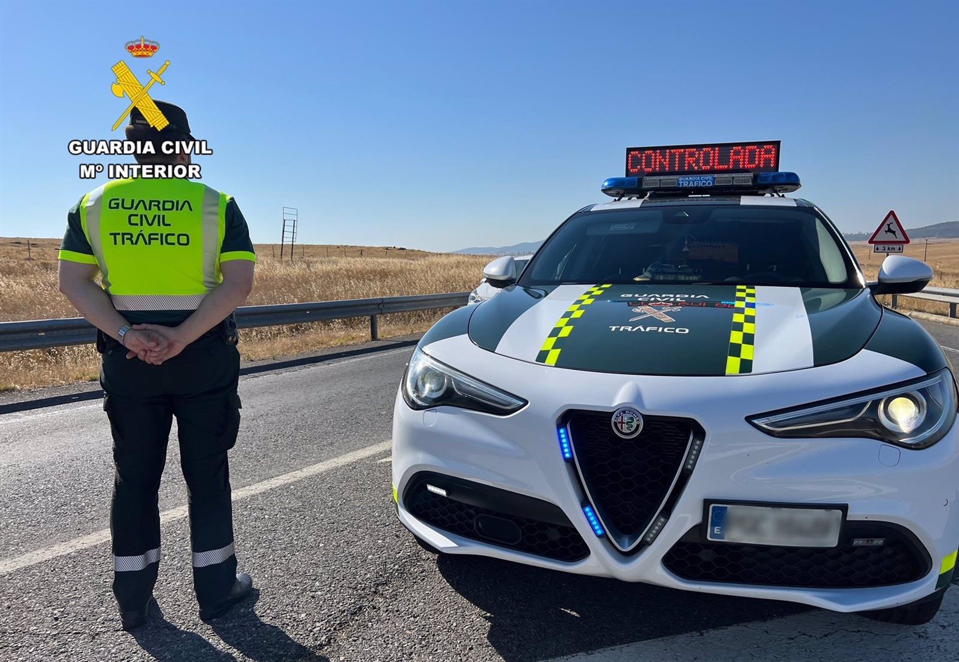Investigan a un hombre que fue al examen para recuperar el permiso de circulación conduciendo un coche ·