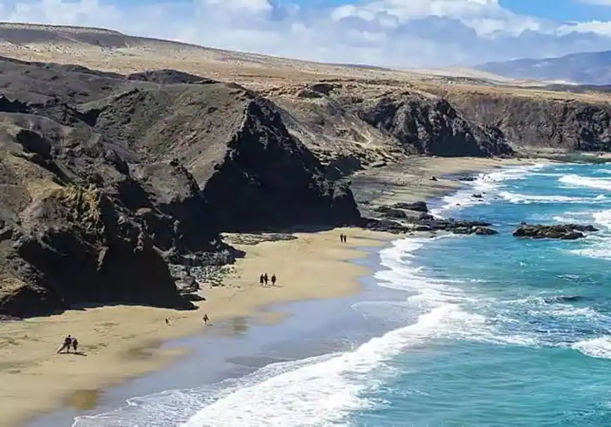 Herido un windsurfista al sufrir un accidente en la costa de Pájara