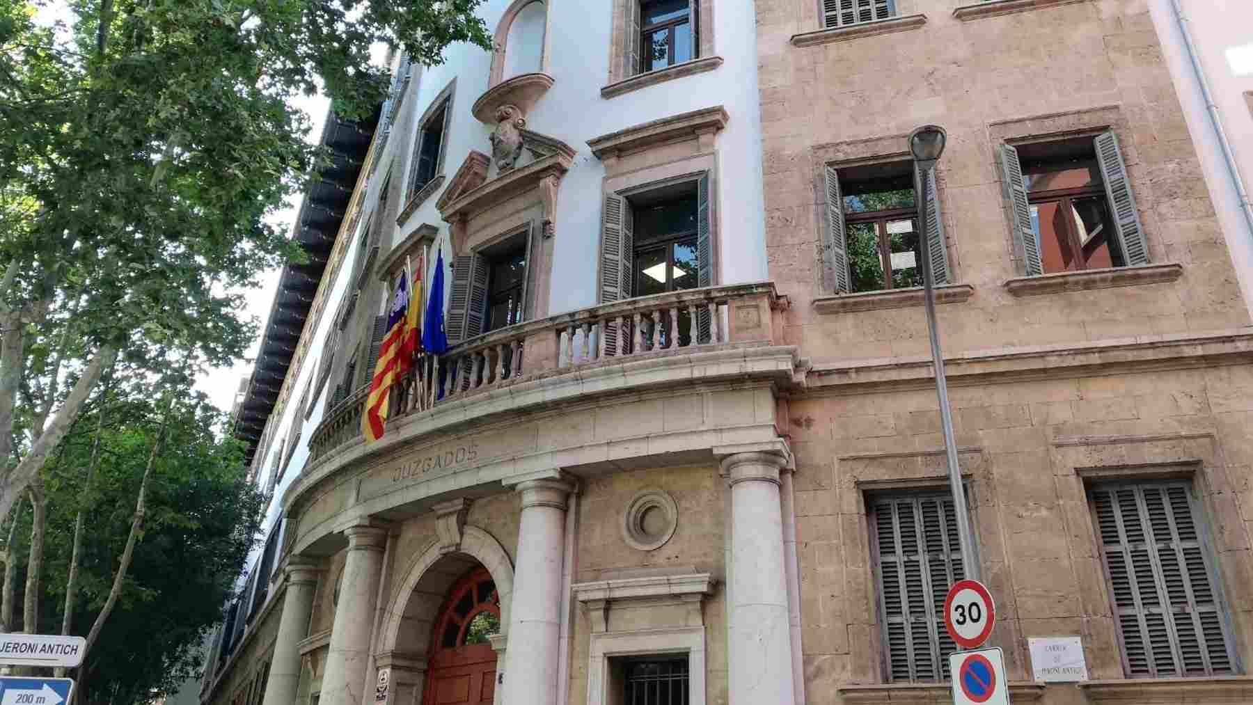 Un hombre reconoce haber matado a golpes a una yegua atrapada en un paso de ganado en Mallorca
