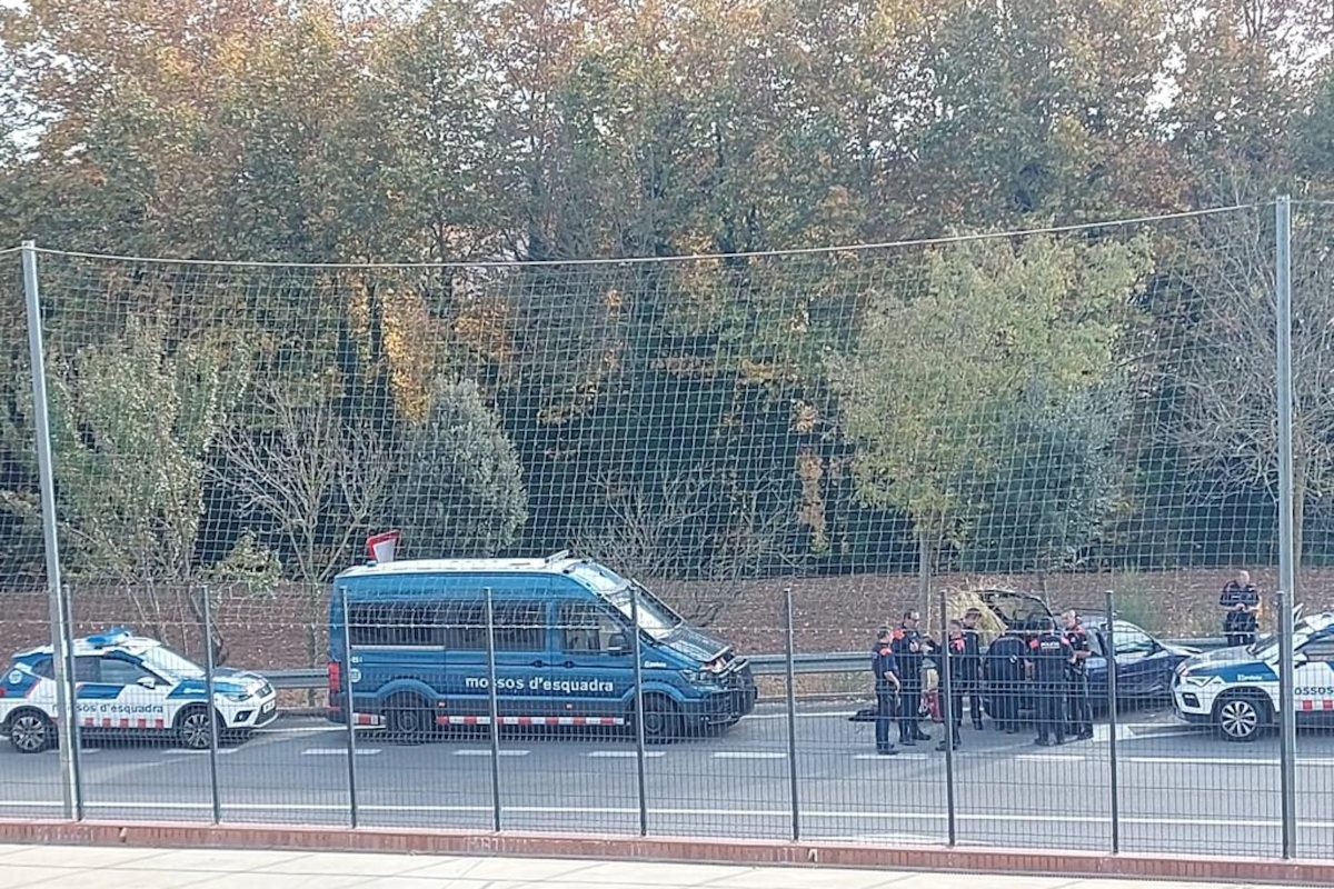 Persecución por el Gironès: un borracho acaba detenido tras intentar atropellar a un policía y dos ciclistas