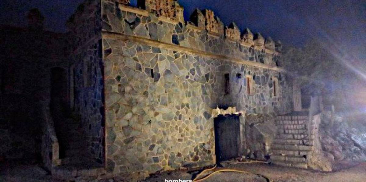 Un incendio destruye un almacén secundario de un castillo del siglo XII de Vimbodí