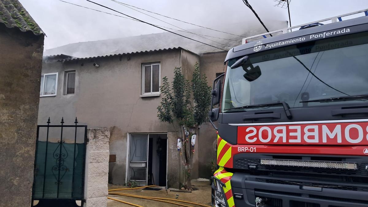 Incendio en una vivienda de Las Ventas de Albares.