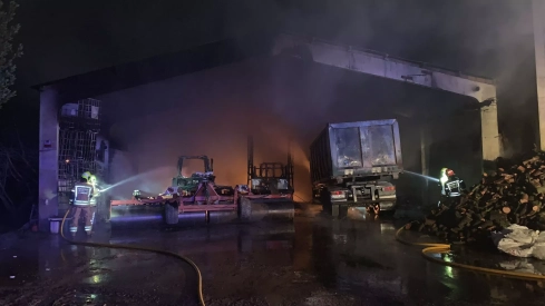Arde una casa en Zaidín y una nave agrícola en Pozán de Vero