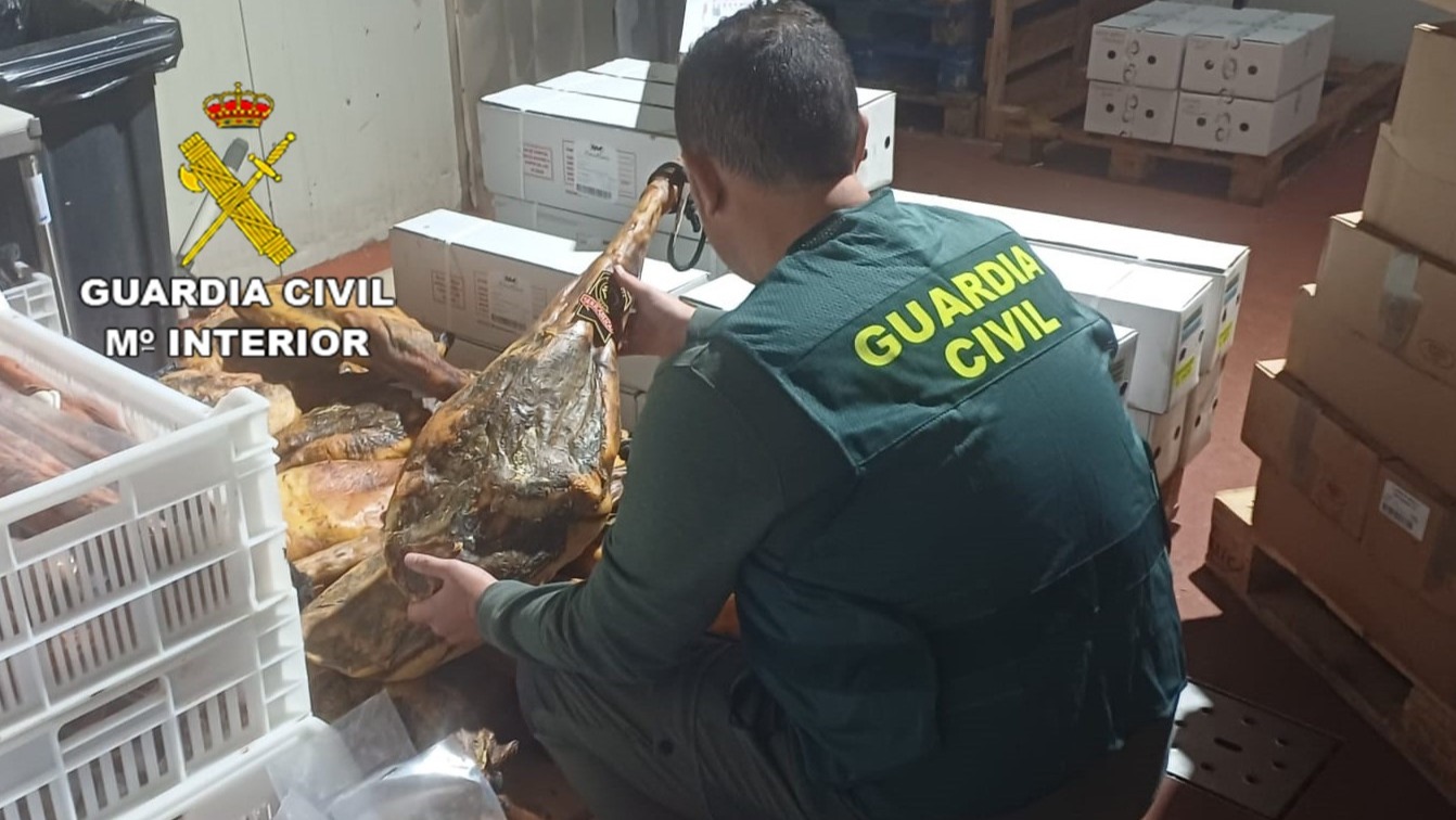 Cuatro personas detenidas por robar más de 200 jamones y paletillas valoradas en 23.000 euros