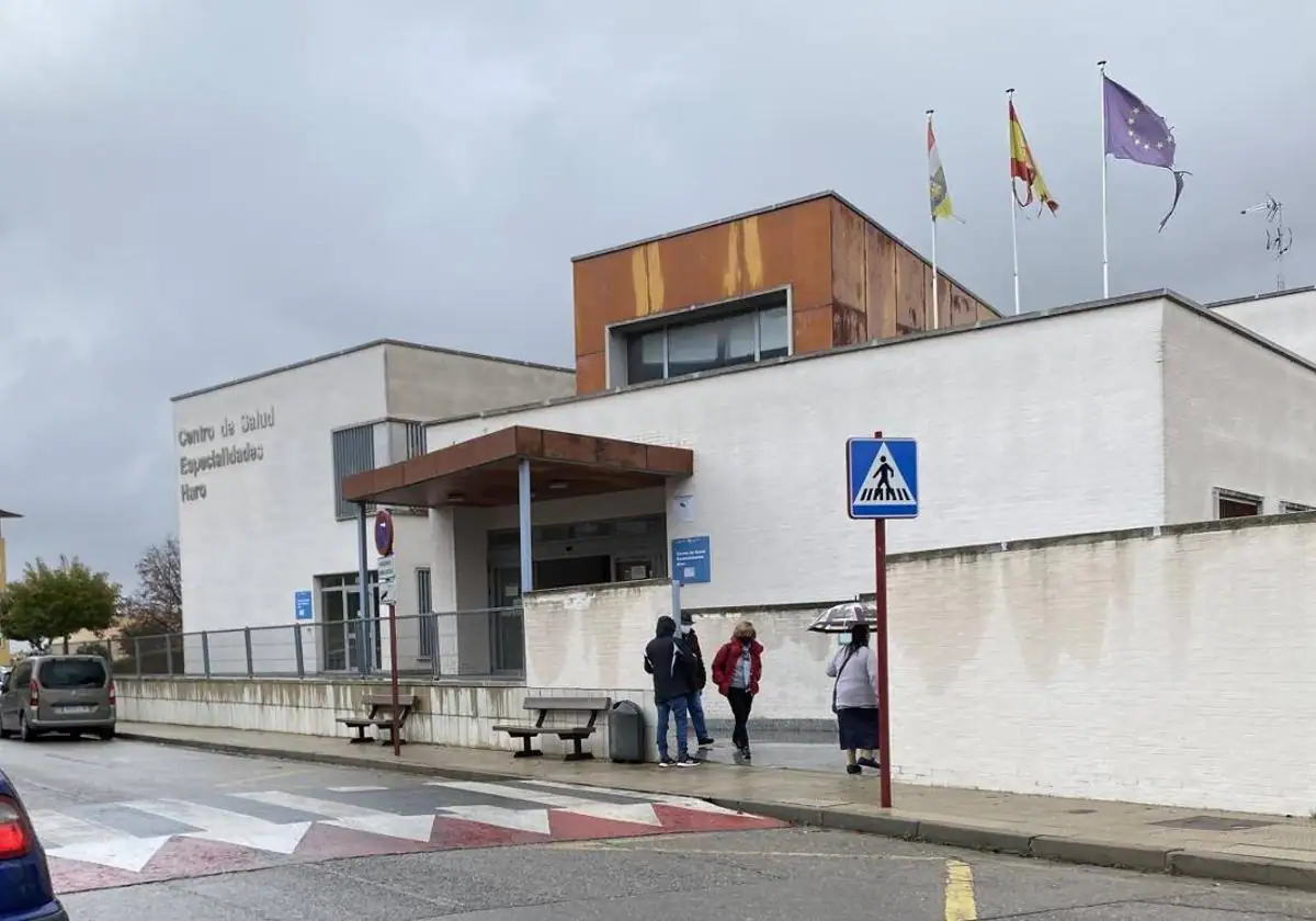 Motorista resulta herido tras sufrir una caída en una rotonda de Haro