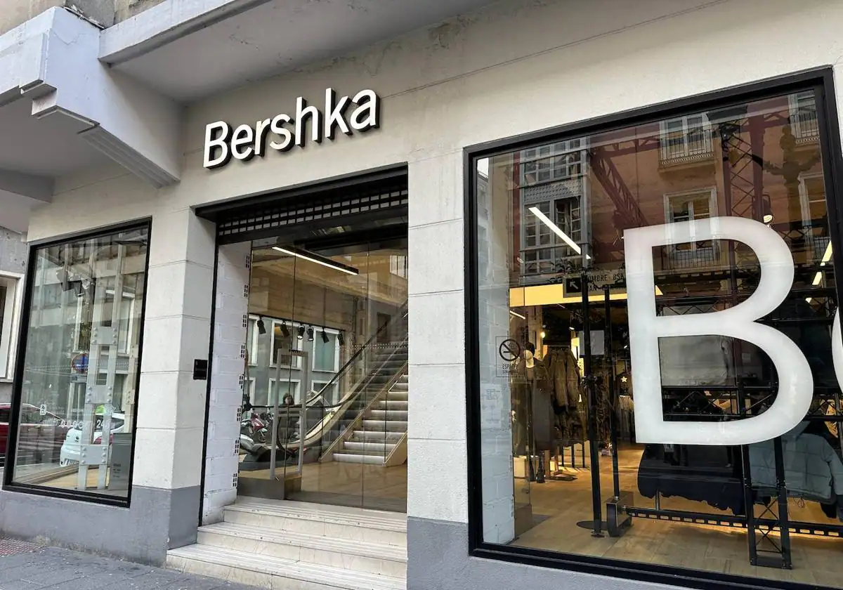 Una mujer «fuera de sí» destroza una tienda de ropa en Burgos
