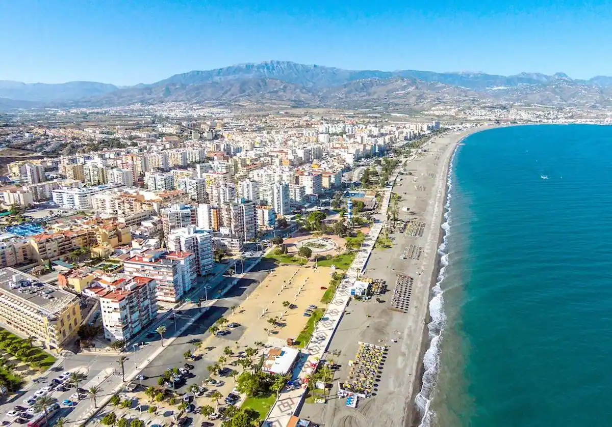 Una mujer graba con el móvil y agrede a una médica mientras atendía a su marido de una cardiopatía en Torre del Mar