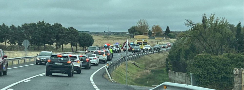 Ocho heridos, incluyendo un bebé de 14 meses, tras colisión múltiple en la carretera N-110 en Espirdo
