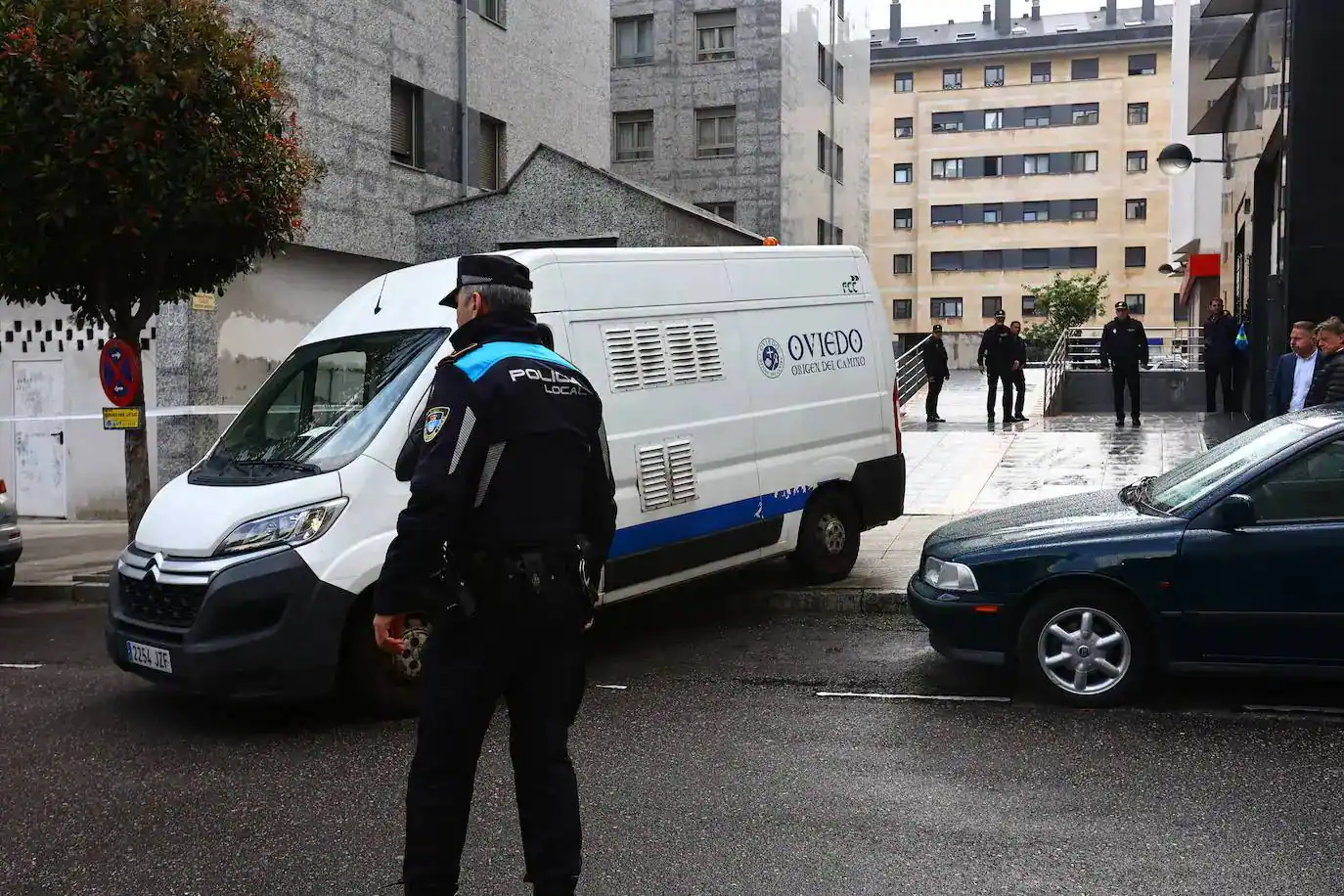 El padre de las mellizas que murieron en Oviedo niega haber coaccionado a su mujer e irá juicio en abril