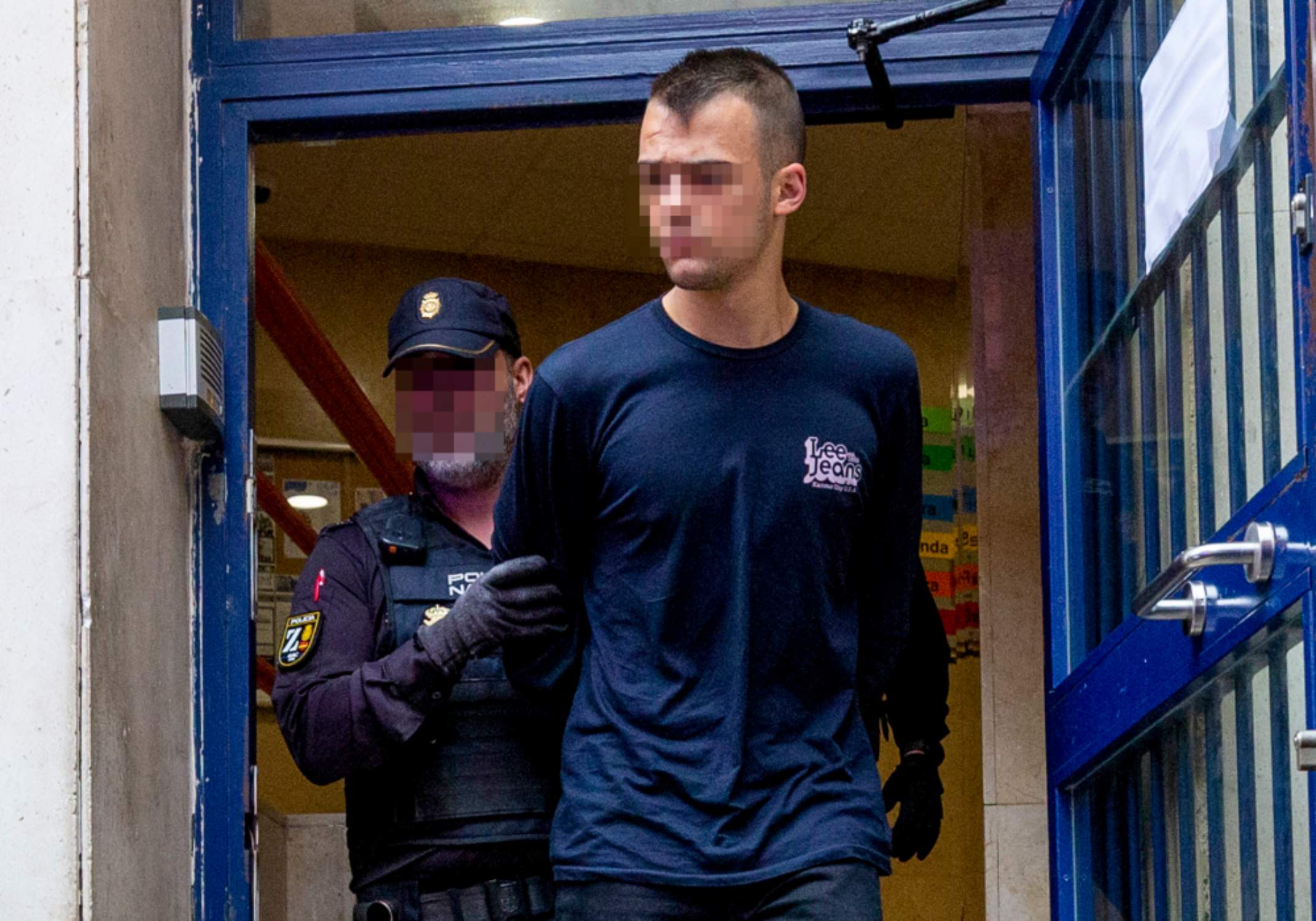 Los 10 minutos de coche de un matrimonio con el pistolero de Canovelles: "Me presionaba la cabeza con el arma"