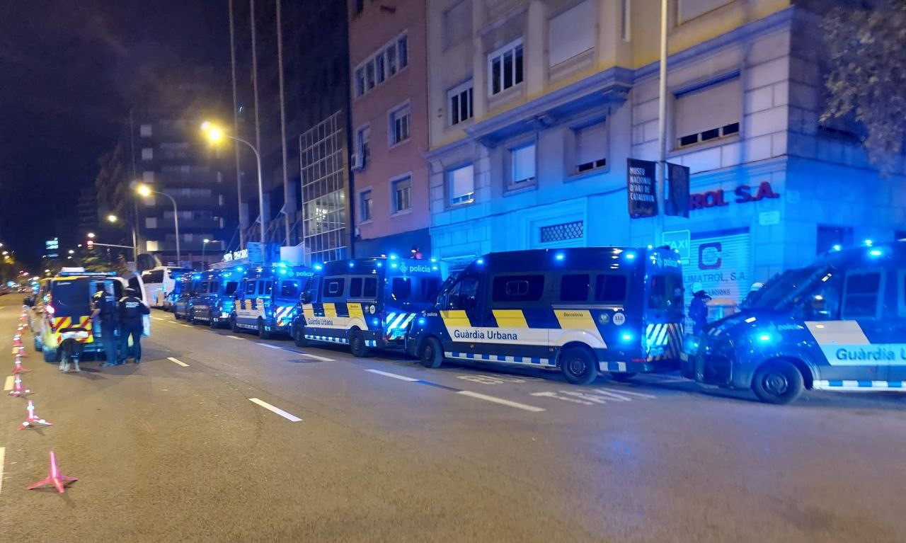 Gran redada policial con 61 agentes en una discoteca árabe en Barcelona: segunda noche con droga y un detenido