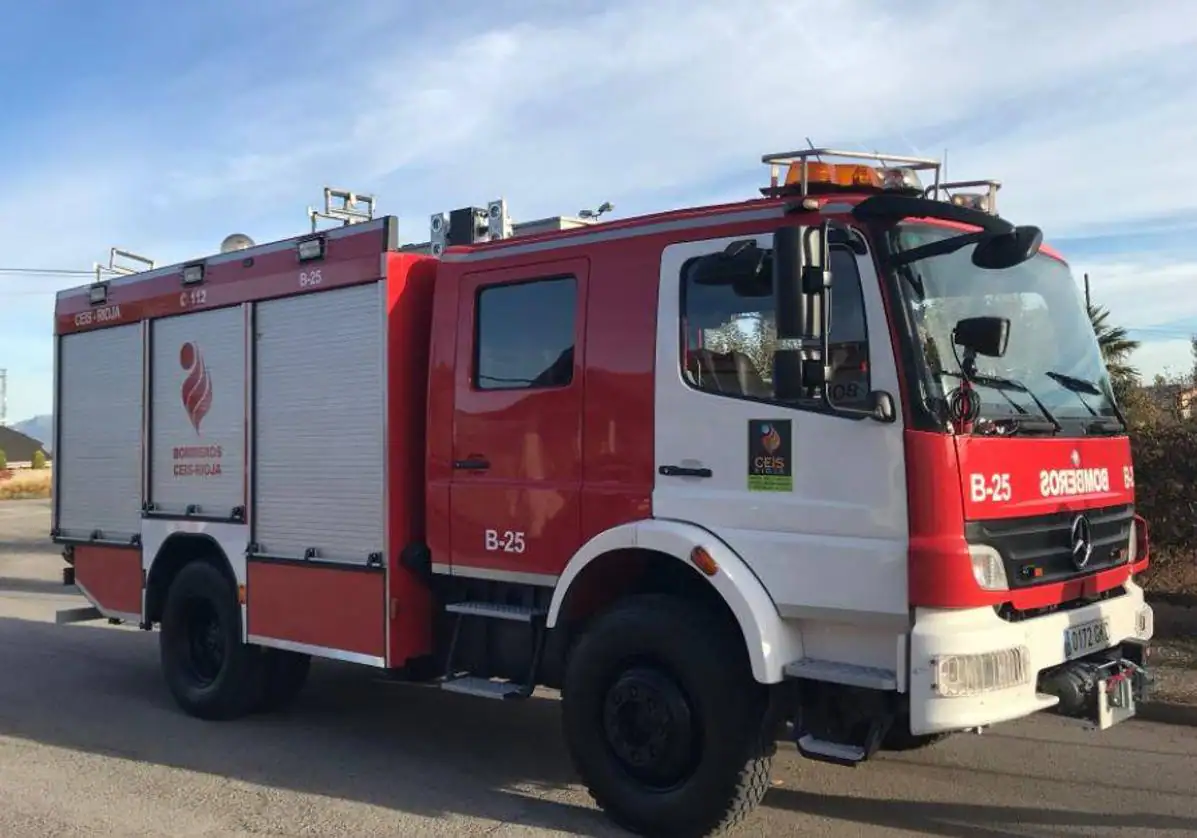 Tractor resulta calcinado en un incendio en Badarán