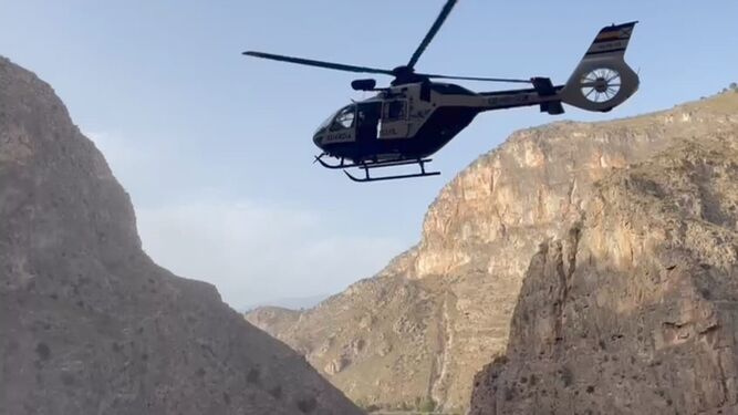 Imagen de archivo de un helicóptero de rescate de la Guardia Civil