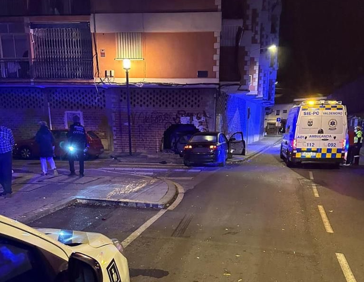VALDEMORO/ Empotra su coche dentro de un local tras embestir a otro vehículo
