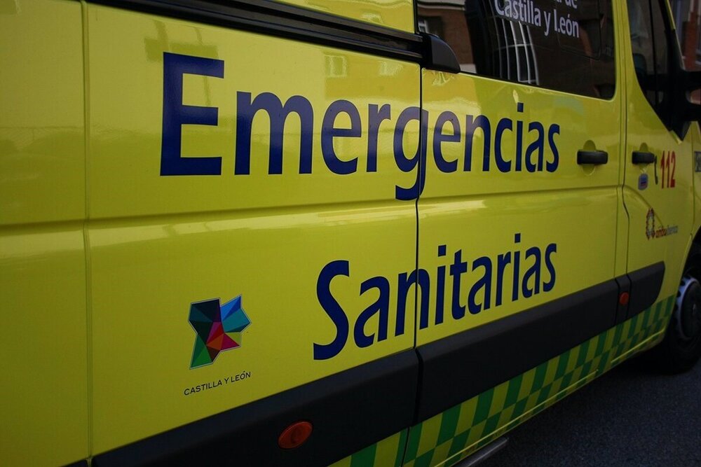 Una colisión por alcance incendia dos coches en la capital