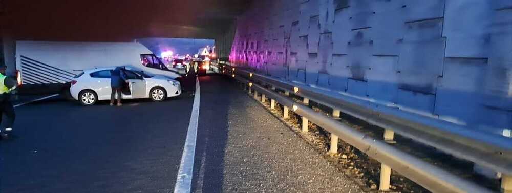 El hielo provoca un accidente con siete vehículos implicados