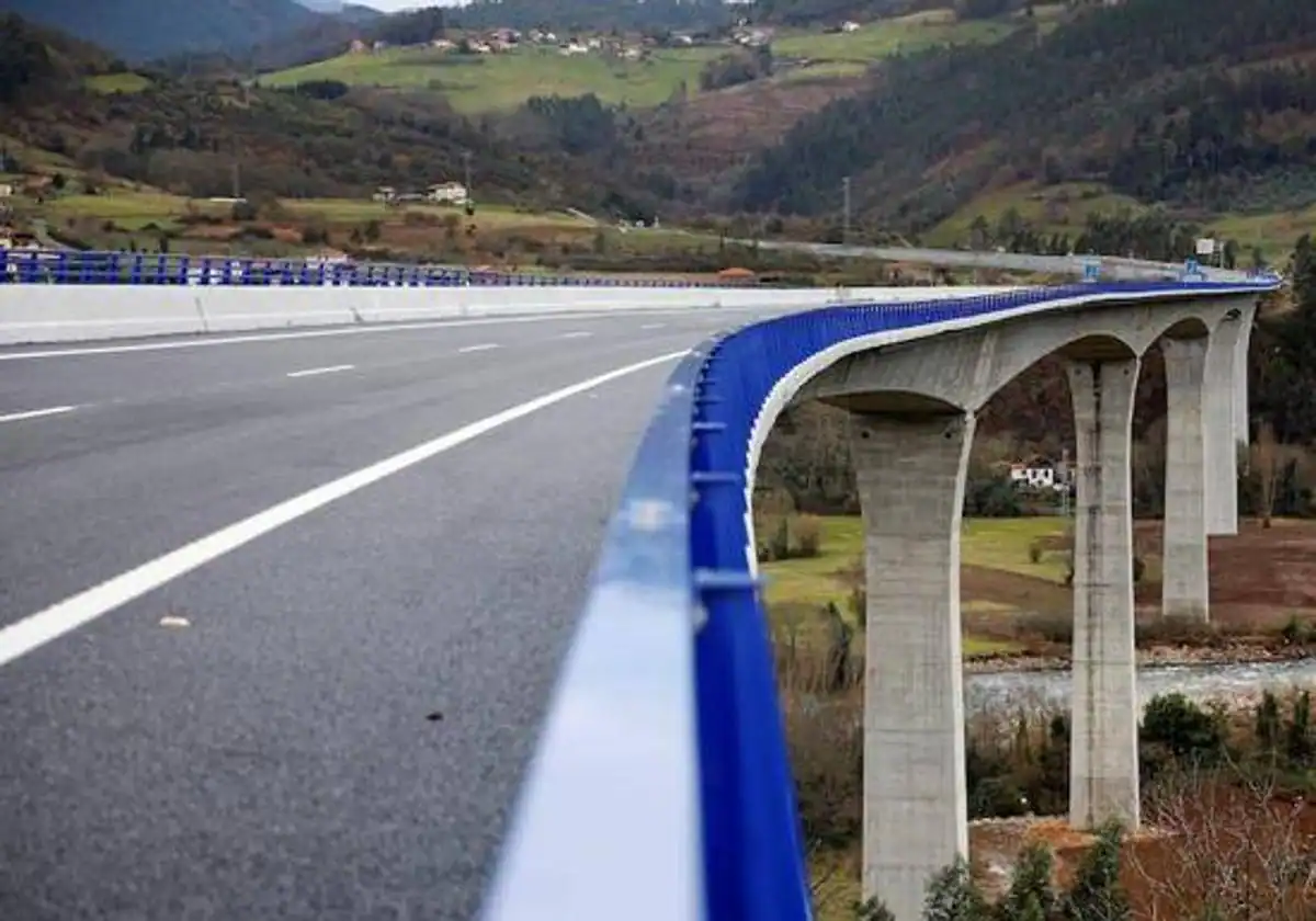 Alertan de un coche en dirección contraria en la A-63 entre Oviedo y Grado