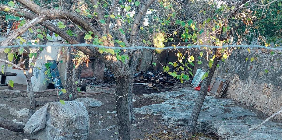 Cuatro ocupas vivían en la casa en llamas de Tarragona