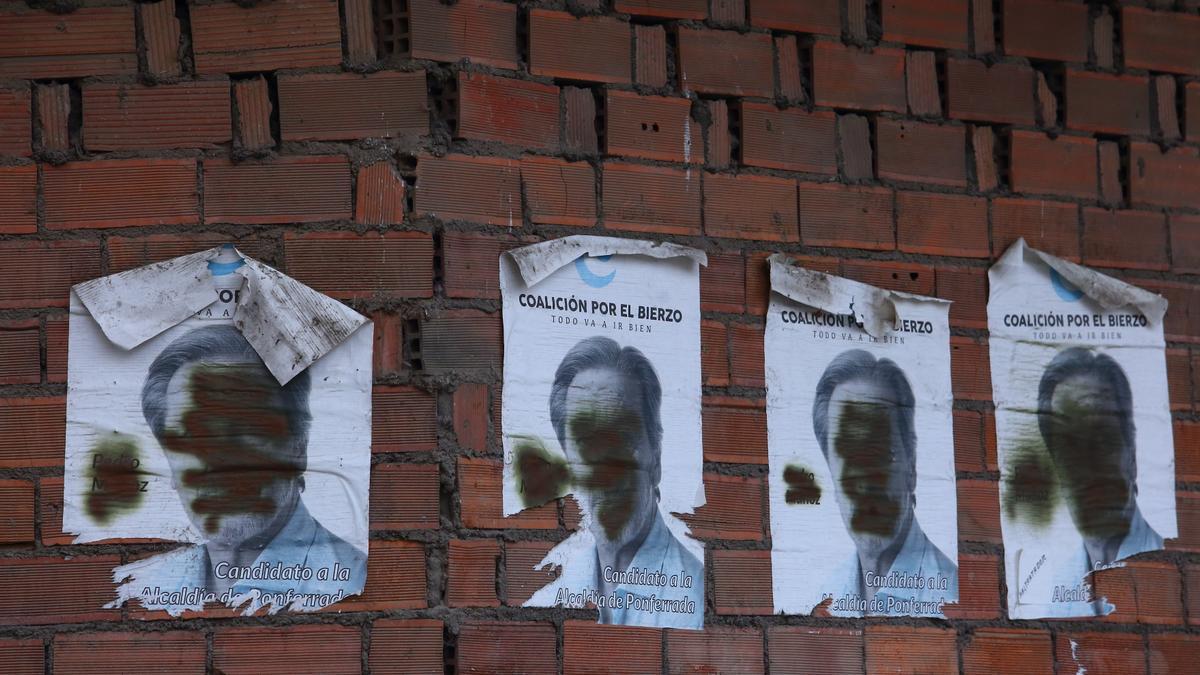 Pintada contra el exconcejal Pedro Muñoz en una calle de Ponferrada.