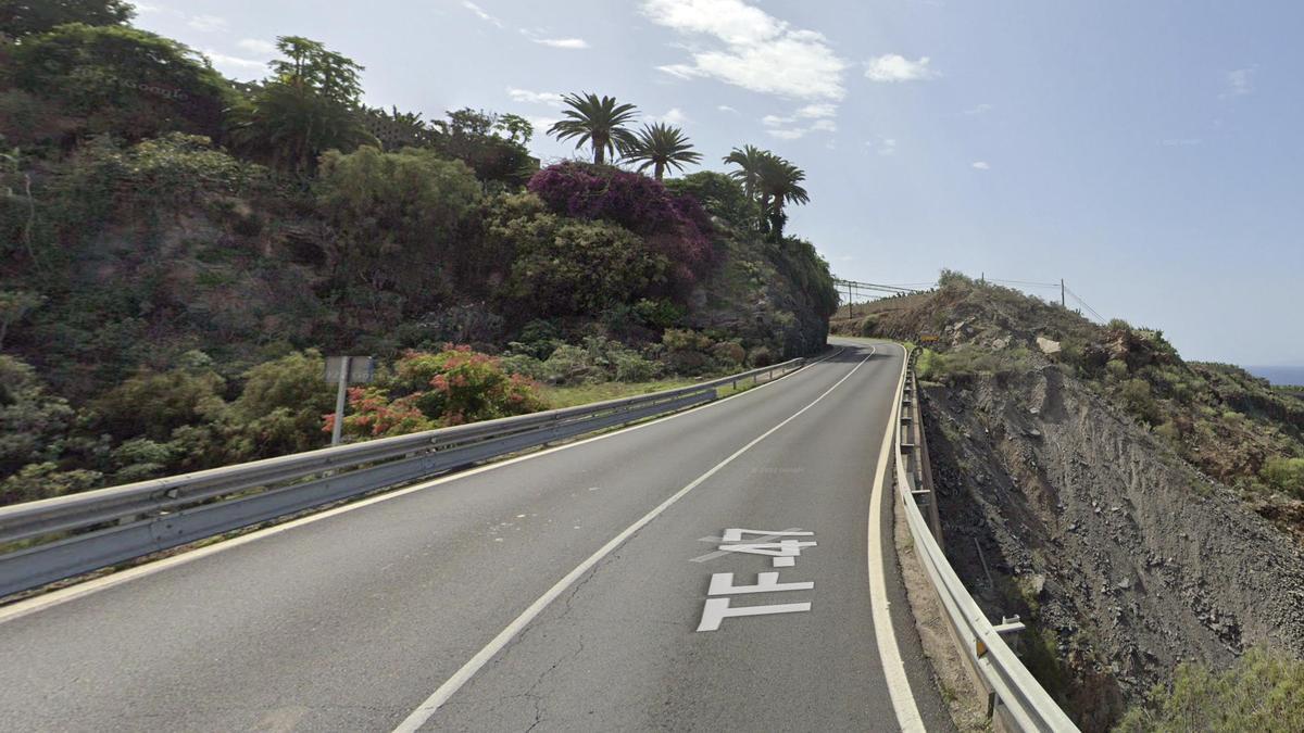 Ciclista resulta herido tras colisión con un turismo en Adeje