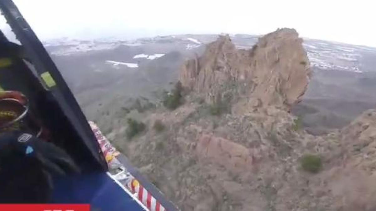 Complicado rescate de un parapentista colgado de una roca en Tenerife: el GES interviene en un accidente en el Barranco del Infierno