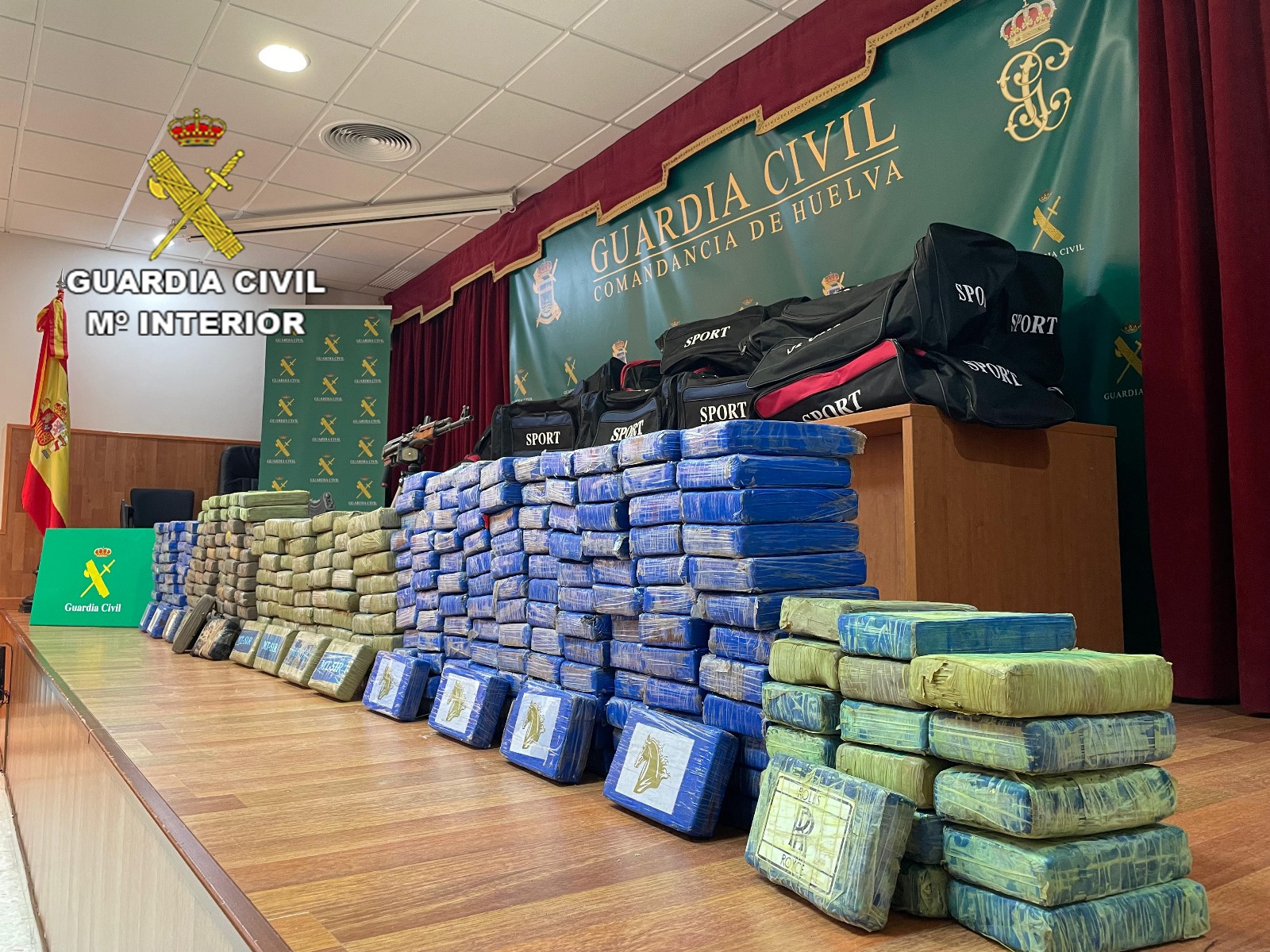 Golpe al tráfico de 'coca': Unos 400 kilos intervenidos y tres detenidos en Punta Umbría