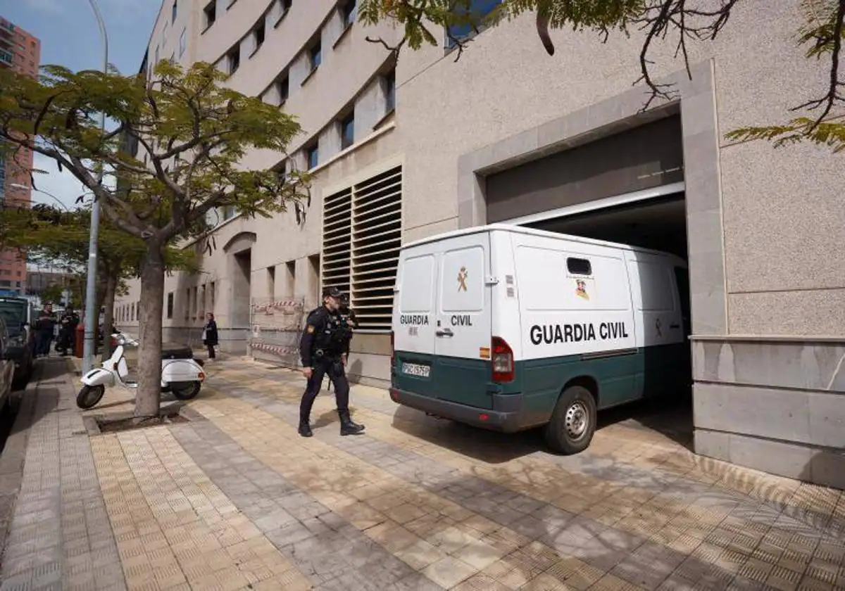 Detenidos dos hombres en Adeje por tráfico de drogas en un control policial