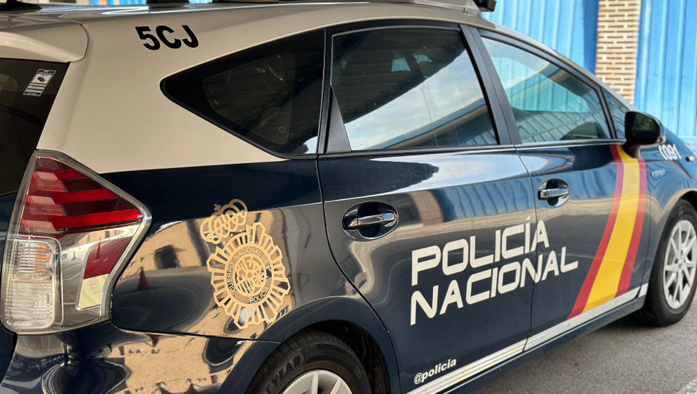 Dos detenidos por robar en una tienda de alimentación de Santander y agresión al dueño