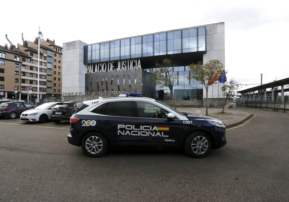 Piden pena de cárcel para dos hombres que intentaron matarse mutuamente en un piso de Gijón