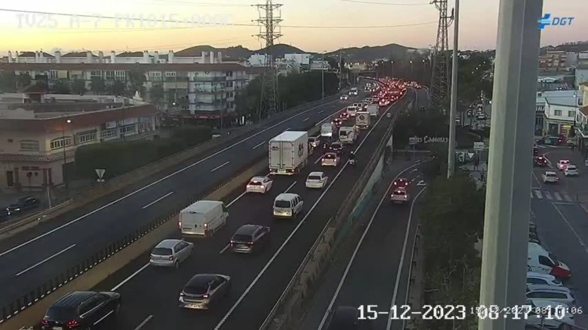 Una colisión múltiple entre seis coches deja retenciones en la AP-7 a la altura de Fuengirola