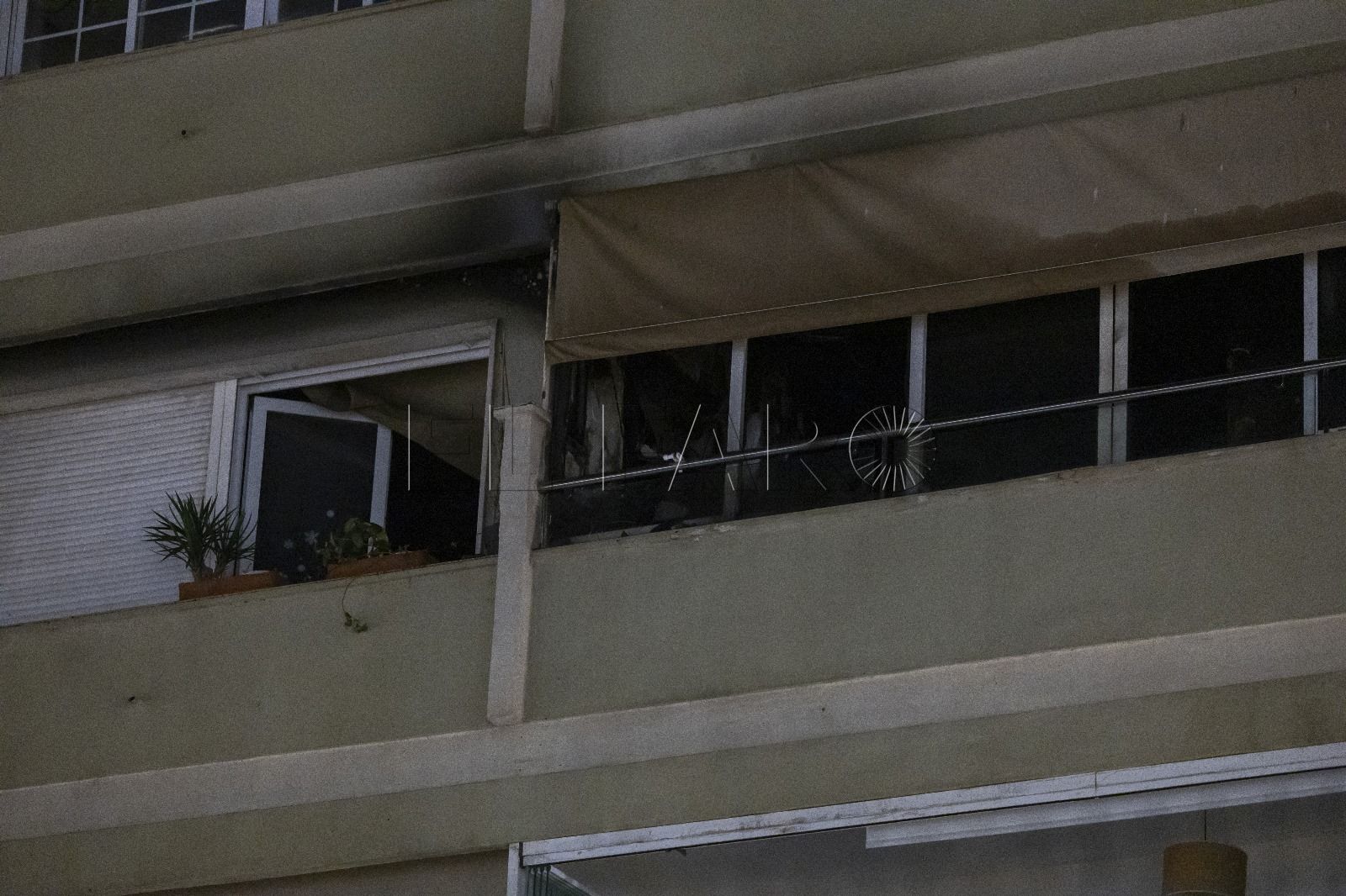 Incendio en una vivienda de Antares, frente al Paseo Marítimo