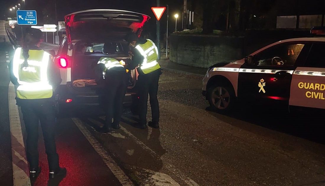 Pillan a un vecino de Sanabria con una bolsa de cocaína escondida en su coche