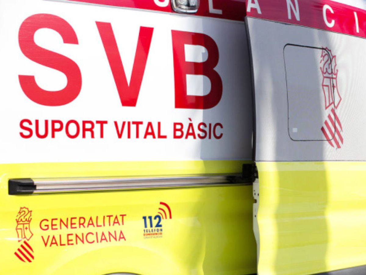 Hombre de 32 años apuñalado en la avenida Valencia de Castelló es trasladado al Hospital General