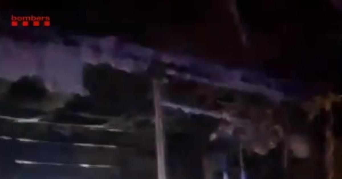 Herido grave un hombre al arder su autocaravana en Les Valls d'Aguilar