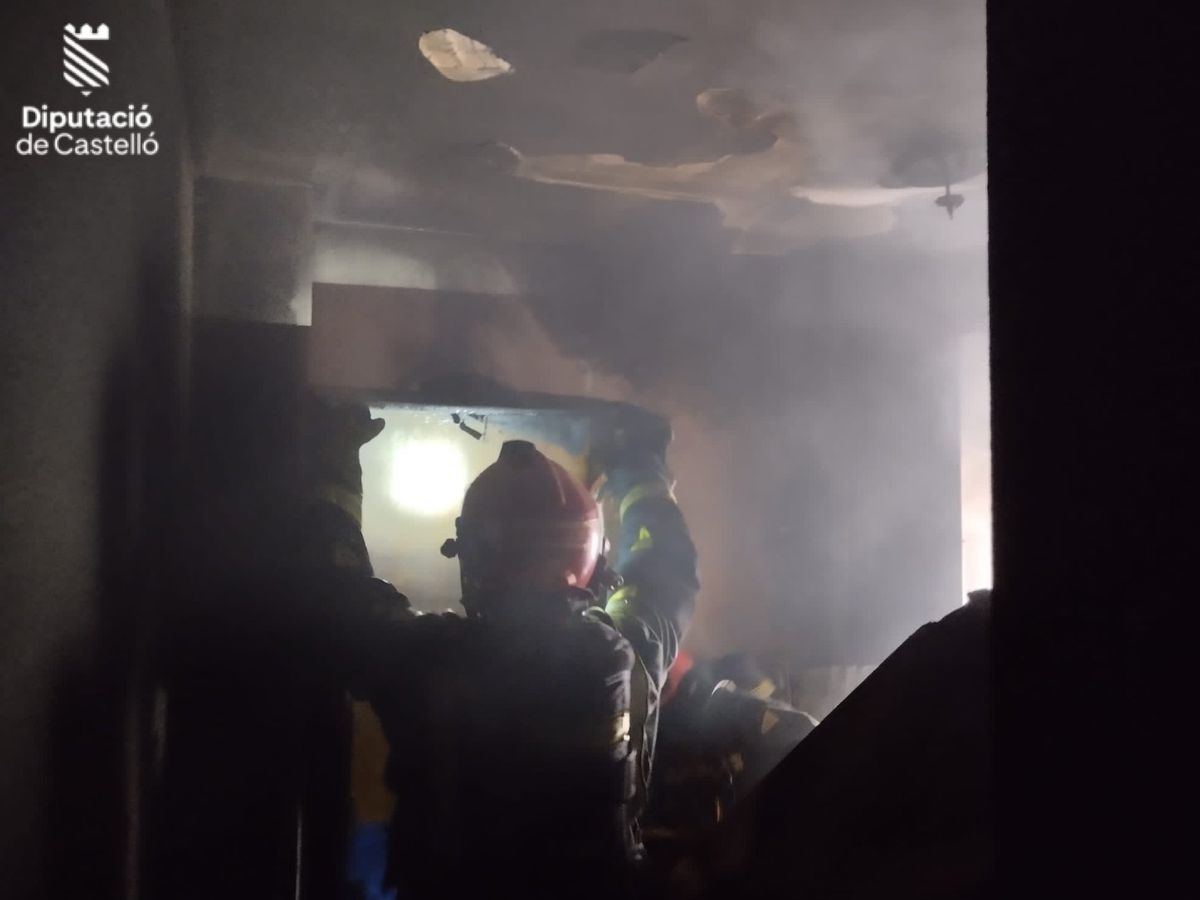 Incendio en vivienda de Vila-real deja a dos menores a salvo
