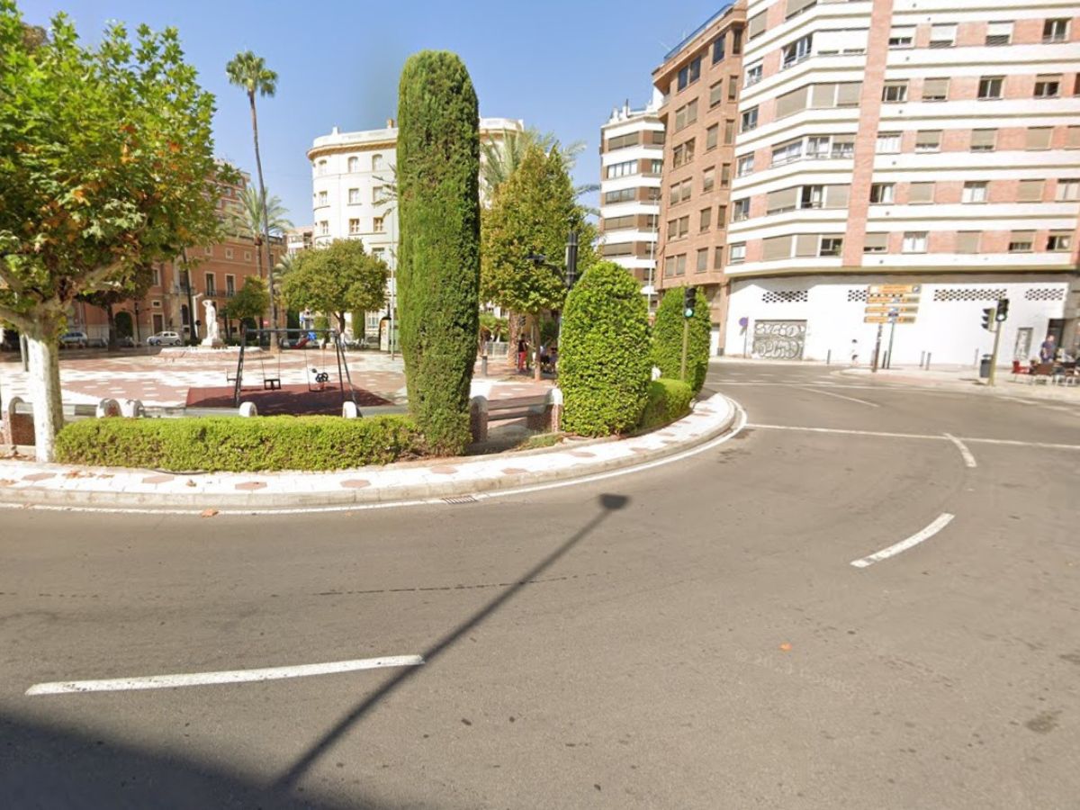Joven de 16 años sufrió fuerte impacto en moto contra automóvil en plaza María Agustina de Castellón