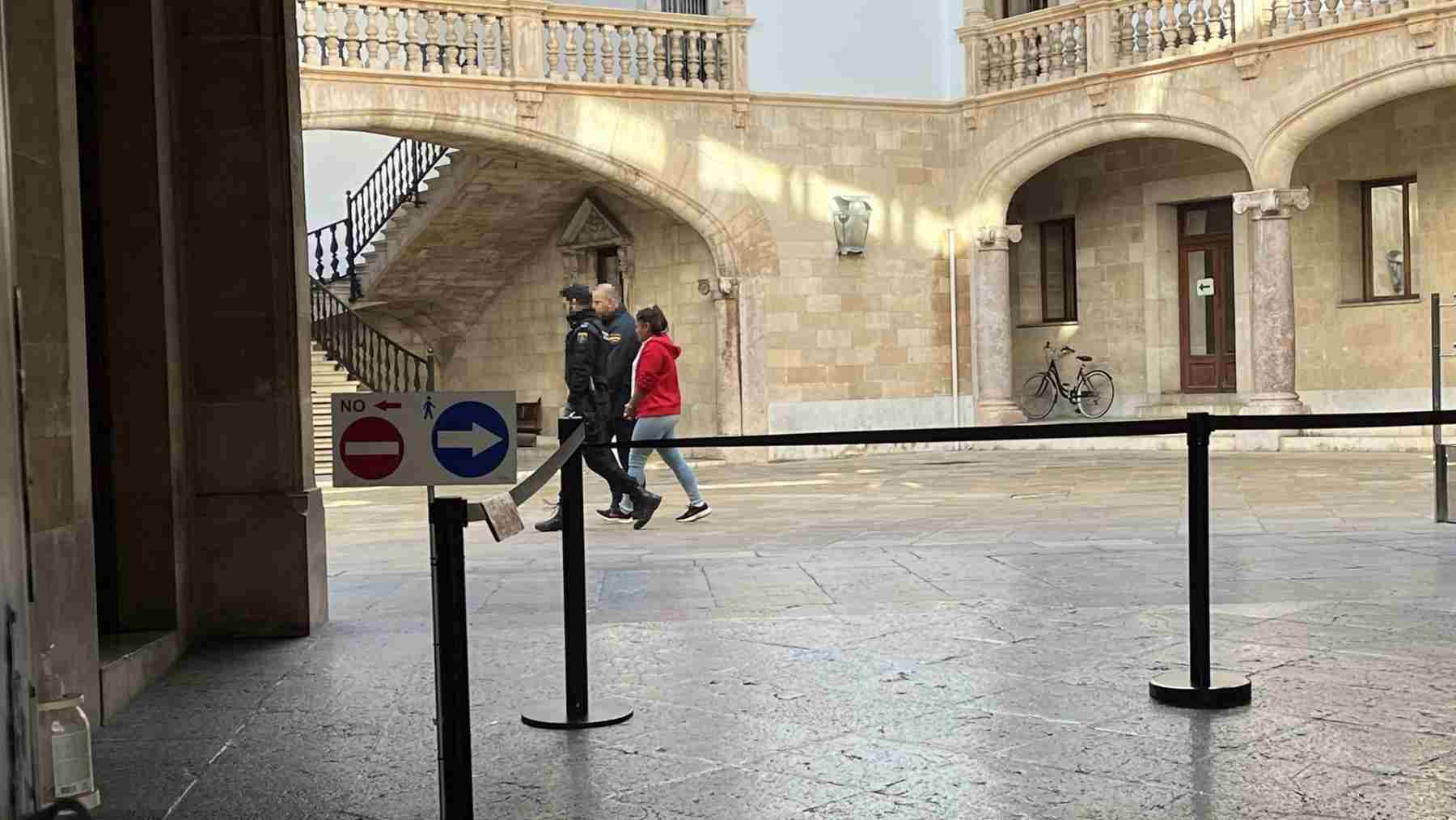 La madre que intentó matar a sus dos hijos en Manacor sedándolos aceptará 20 años de cárcel