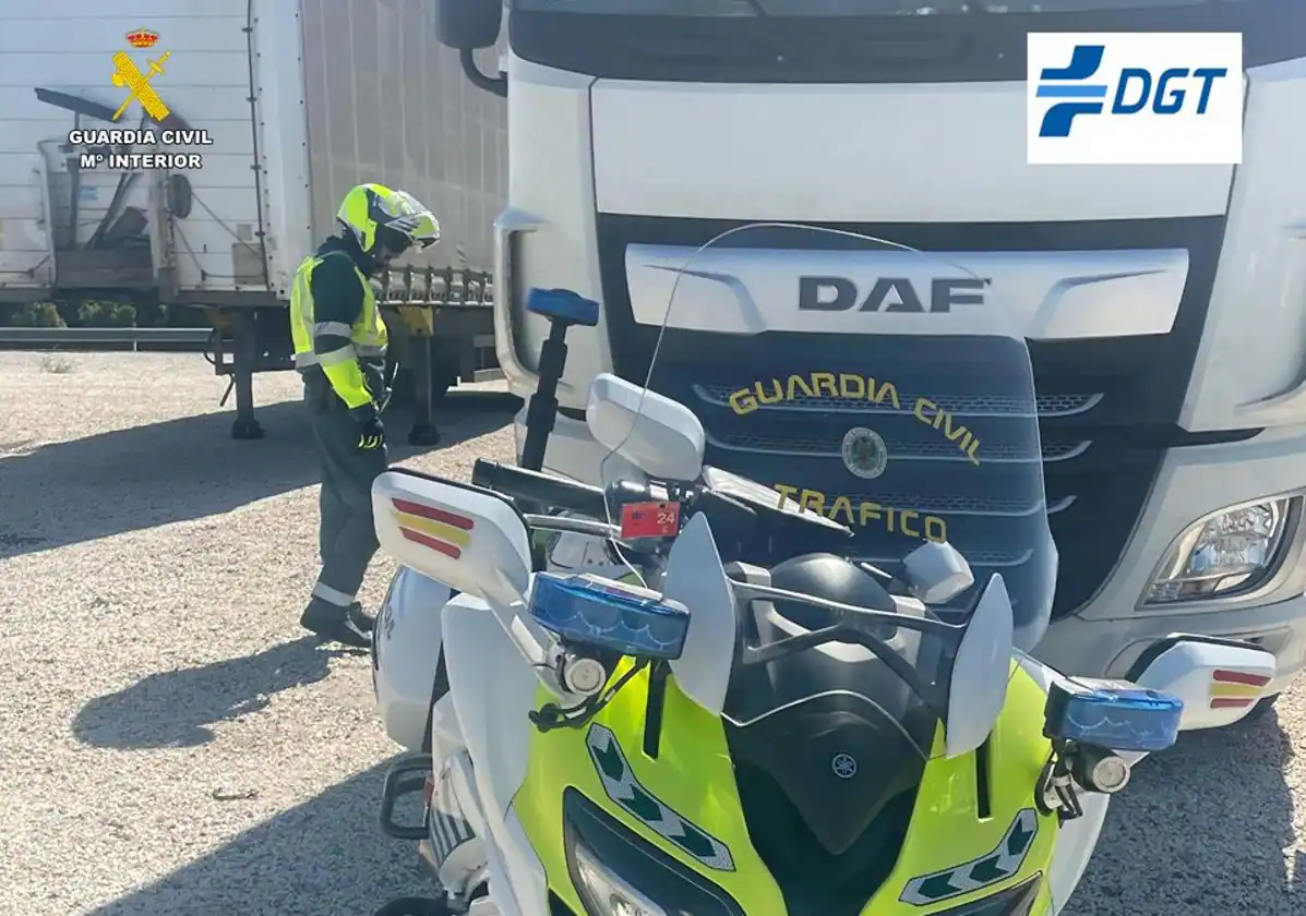 Más de 100 conductores puestos a disposición judicial por delitos contra la seguridad vial en Alicante durante noviembre