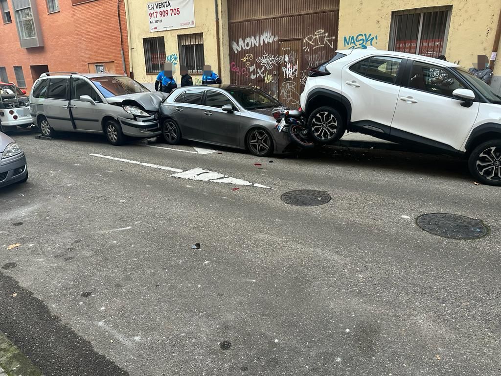 Pelea en el barrio de San Lázaro de Zamora deja una persona herida y otra detenida, además de cuatro vehículos dañados