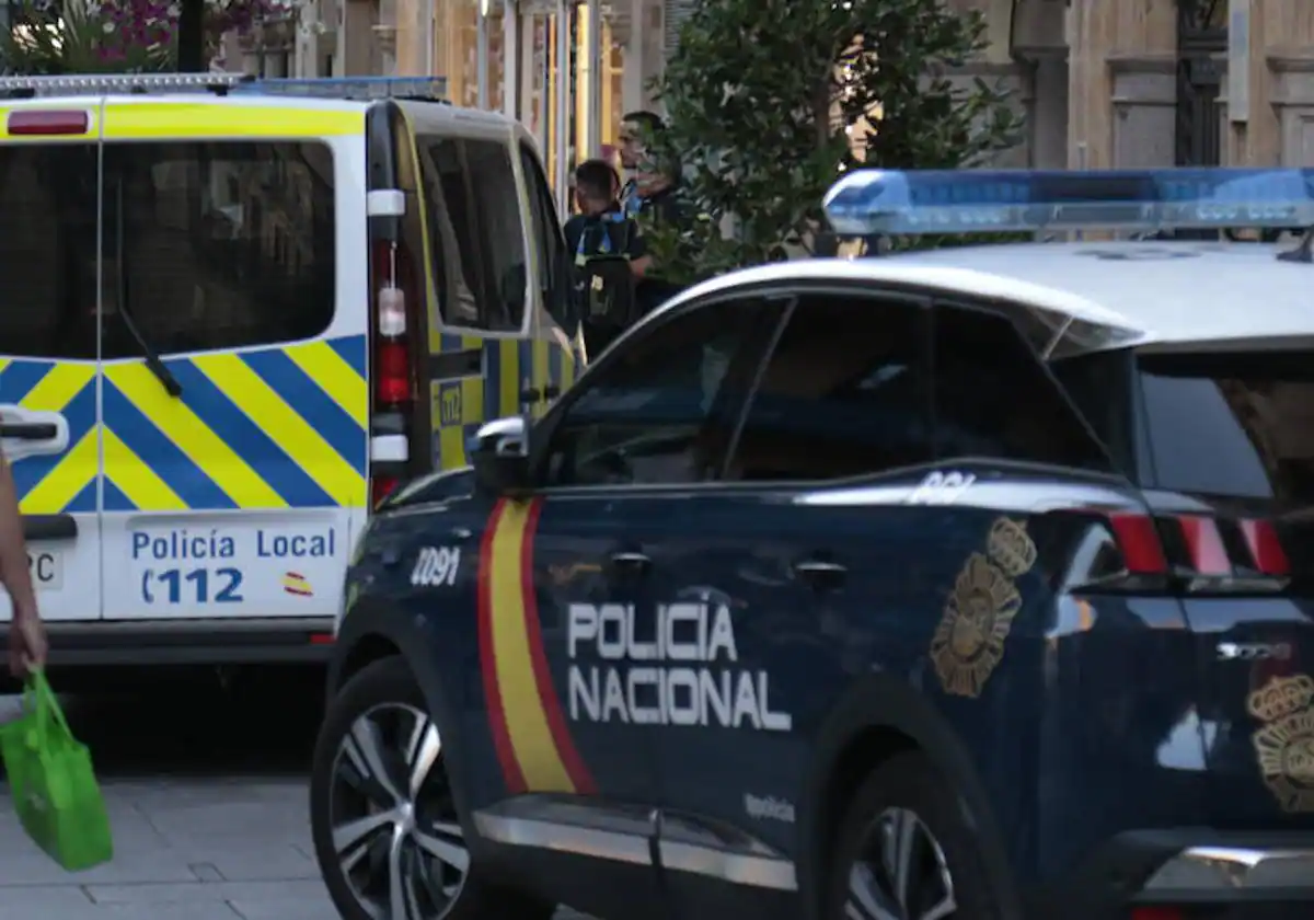 Policía Nacional de Salamanca investiga apuñalamiento a joven en local nocturno mientras continúa la búsqueda del agresor