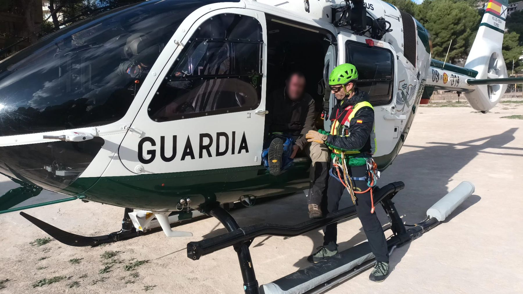 Rescatan a pescador herido en acantilado de S’Illot en Mallorca gracias a helicóptero del Servicio Aéreo