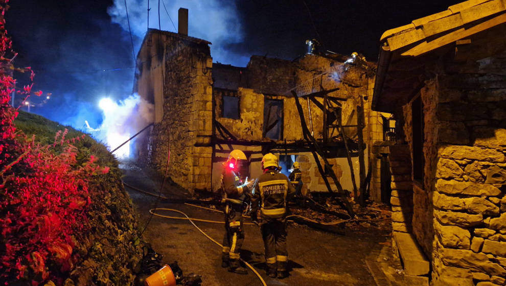 Se incrementa el riesgo de incendios en viviendas durante el invierno según el Centro de Atención a Emergencias 112 de Cantabria