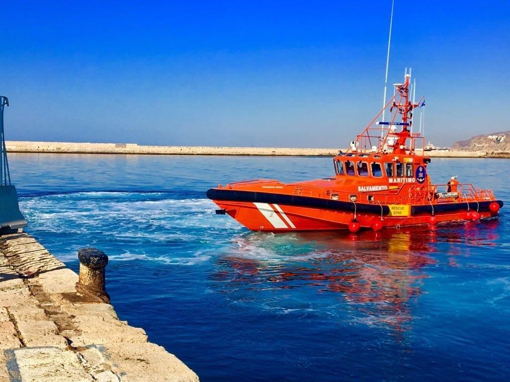 Tragedia en el mar: Un migrante muere en una travesía en patera y otro resulta herido en El Ejido