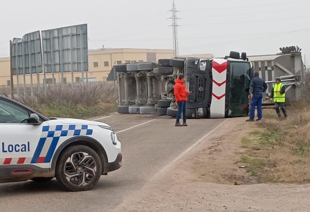 Un hombre resulta herido en un accidente en la carretera de Pozoantiguo en Toro