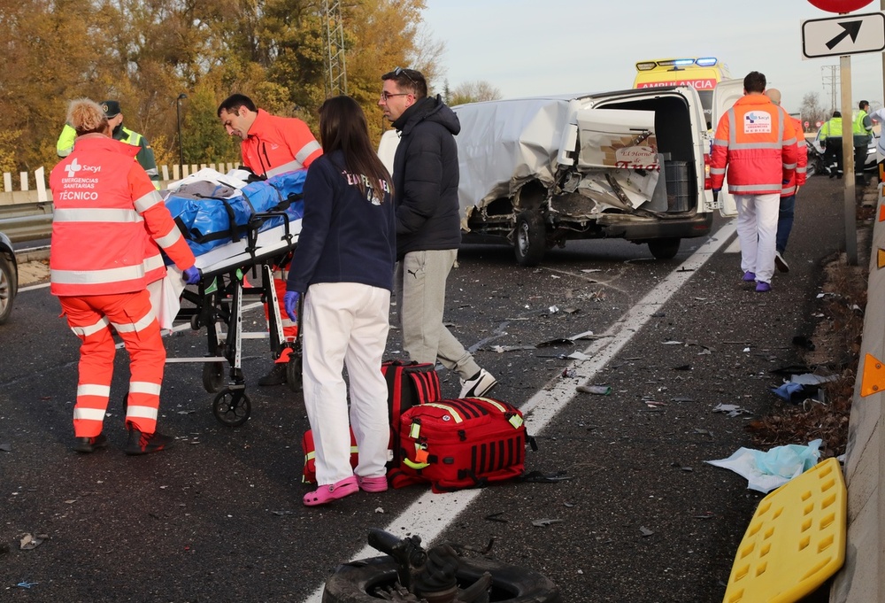 Una herida en un accidente en la carretera P-11 de Villamuriel